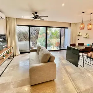 Hotel Sky K104