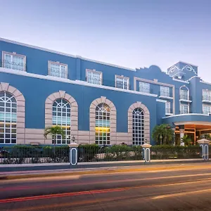 Hotel Mercedes Curio Collection By Hilton